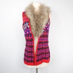 H&M Faux Fur Heart Nordic Fair Isle Knit Sweater Vest Holiday Festive Winter